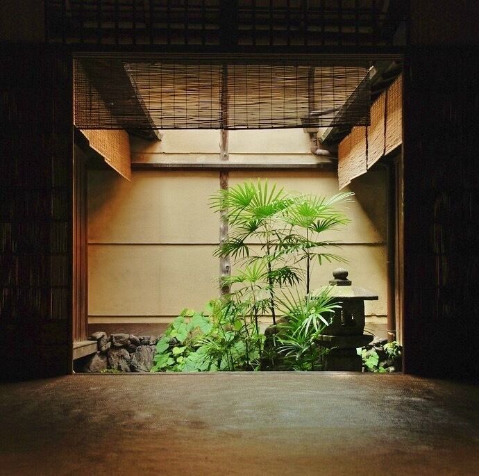 De l&rsquo;Andalousie à Kyoto&nbsp;: quand la densité bâtie est une réponse au climat