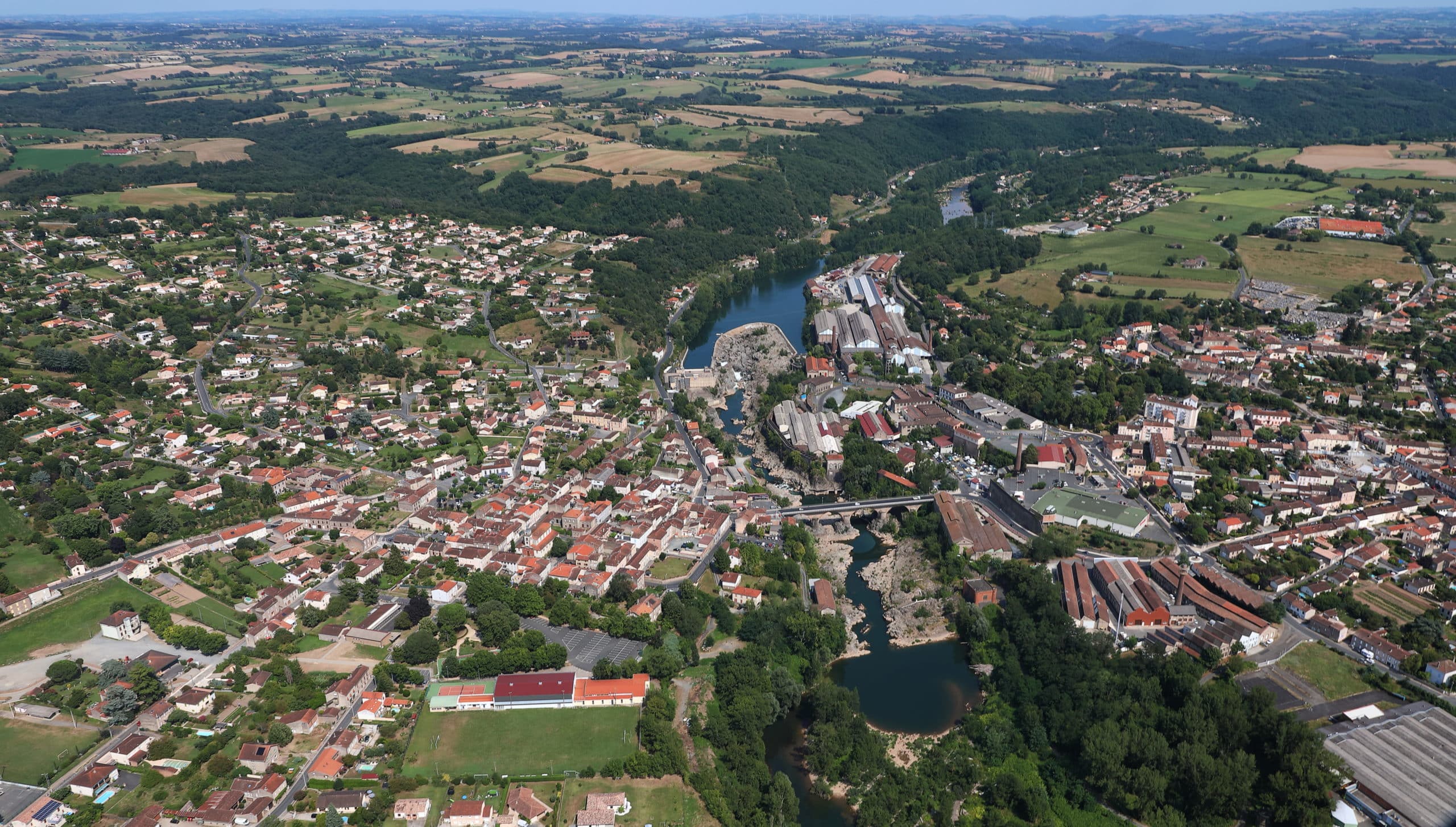 Réindustrialiser pour aider les territoires, ou aménager le territoire pour réussir la réindustrialisation ?
